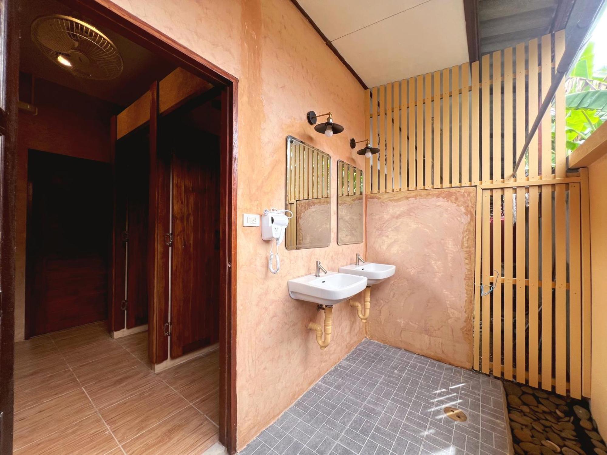 Sierra Hostel Nai Yang Ngoại thất bức ảnh